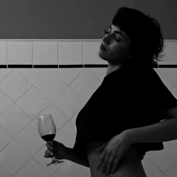 Meet your Posher, Jen - Picture 1 of 1